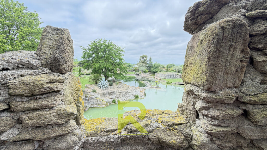 Propriété d&rsquo;exception   Jardin remarquable sur 12 hectares   – 6 pièces – 7 chambres – 206 m²