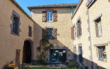 Maison de village avec cour, terrasse, caves, granges et par – 7 pièces – 5 chambres – 180 m²