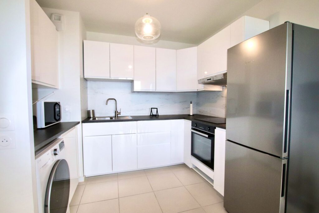 APPARTEMENT T2 MEUBLÉ AVEC GRAND BALCON ! – 2 pièces – 1 chambre – 42.13 m²