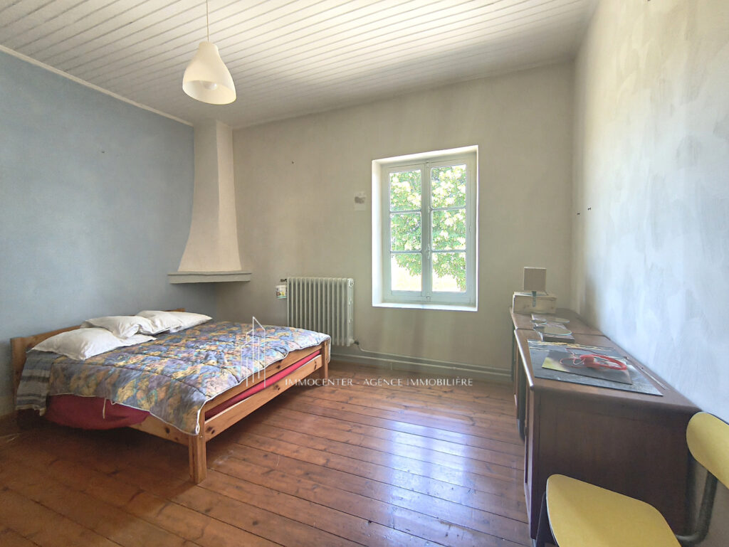 Saint Bonnet de Chavagne- Corps de Ferme 163 m2 – Terrain 49 – 6 pièces – 5 chambres – 163 m²