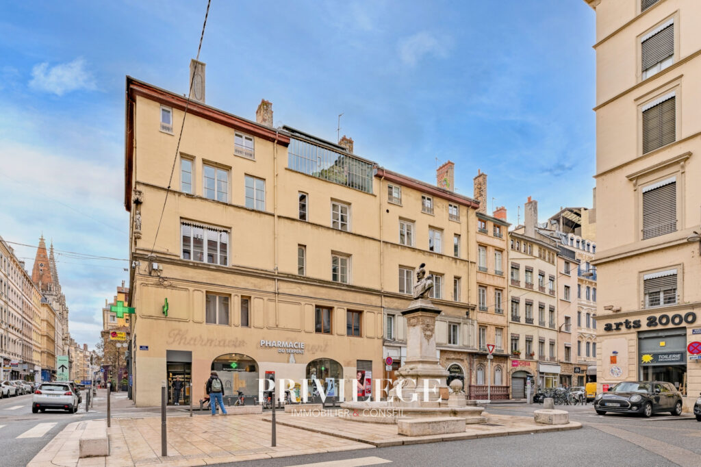 Appartement 90 m2 place Meissonnier – 4 pièces – 3 chambres – 91 m²