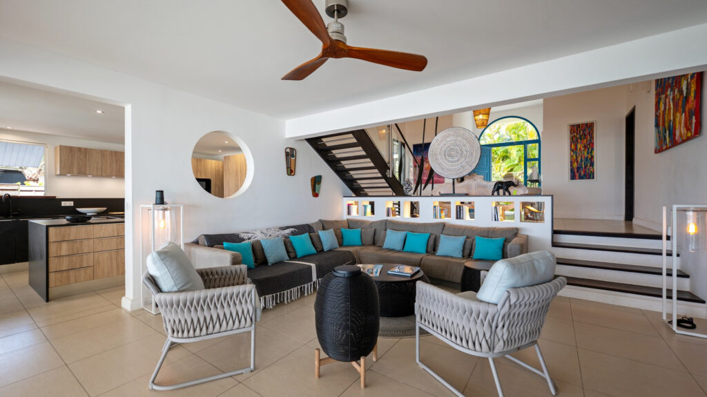 VILLA D&rsquo;EXCEPTION AVEC PLAGE SUR LE LAGON DE ST FRANCOIS – 7 pièces – 6 chambres – 260 m²