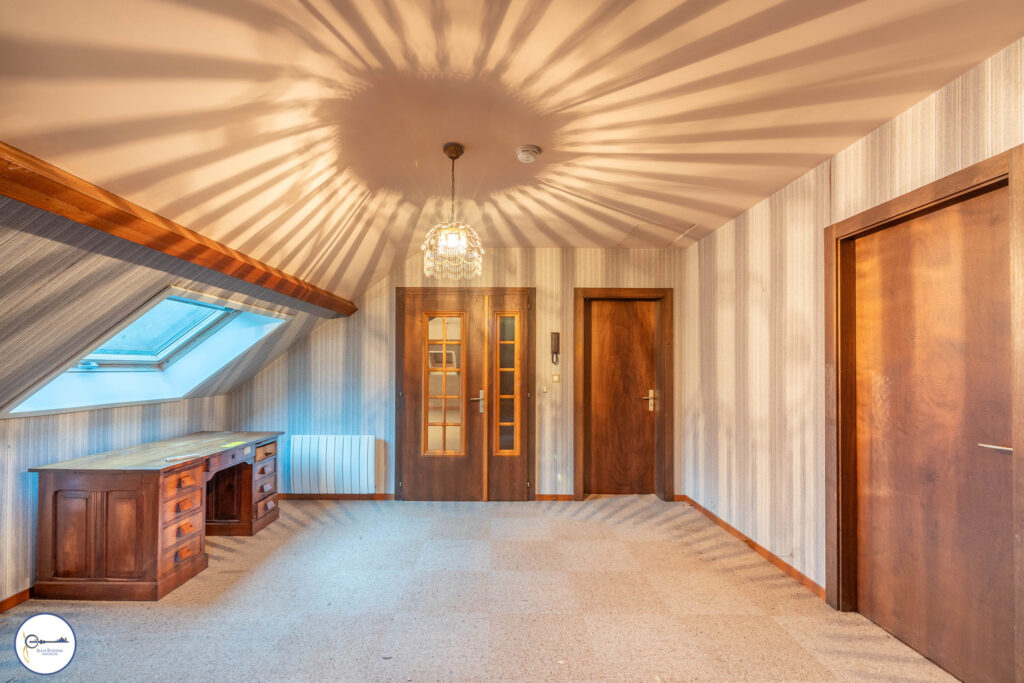 Maison LE MENIL 12 Pièces 314m2 – 12 pièces – 5 chambres – 314 m²