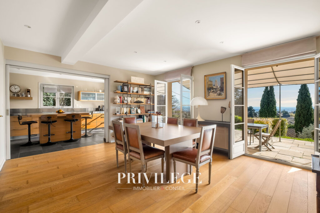 Saint Didier au Mont d&rsquo;Or – Saint – Fortunat -Maison Familia – 7 pièces – 5 chambres – 208 m²