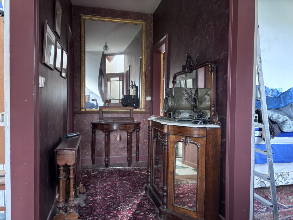 À découvrir aux portes de Vimoutiers   Propriété de caractèr – 6 pièces – 3 chambres – 103 m²