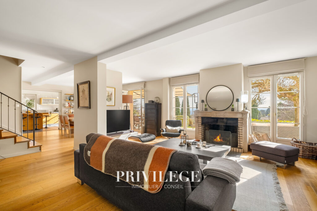 Saint Didier au Mont d&rsquo;Or – Saint – Fortunat -Maison Familia – 7 pièces – 5 chambres – 208 m²