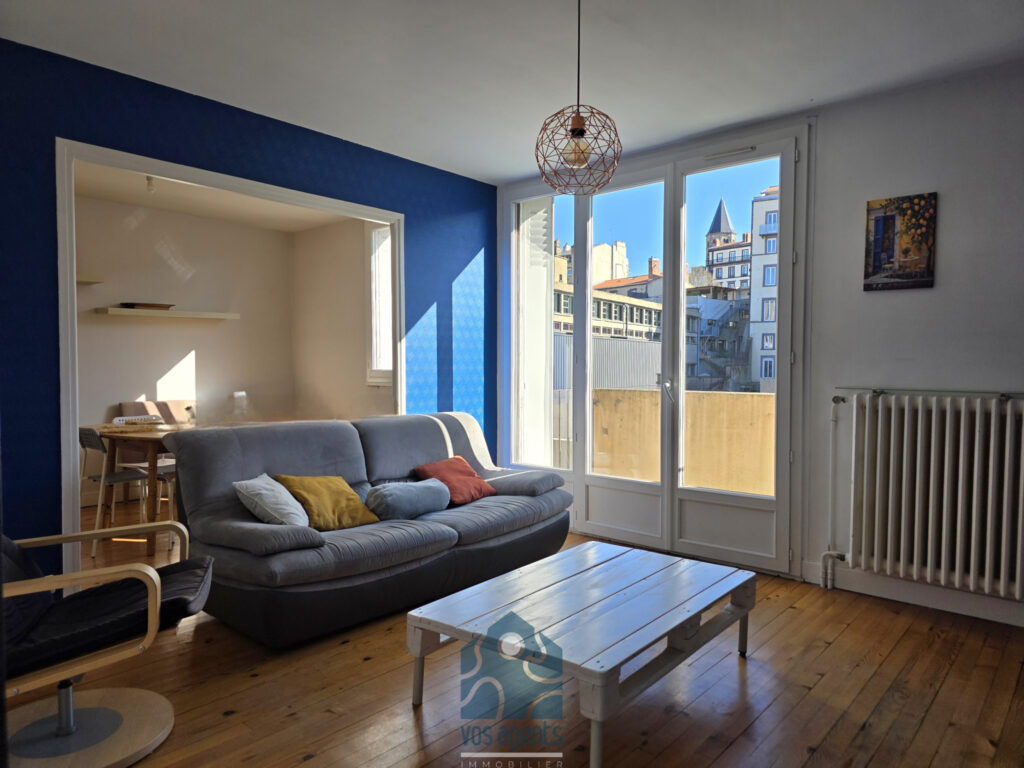 Appartement 3 pièces avec balcon, cave et stationnement – 3 pièces – 2 chambres – 61.5 m²