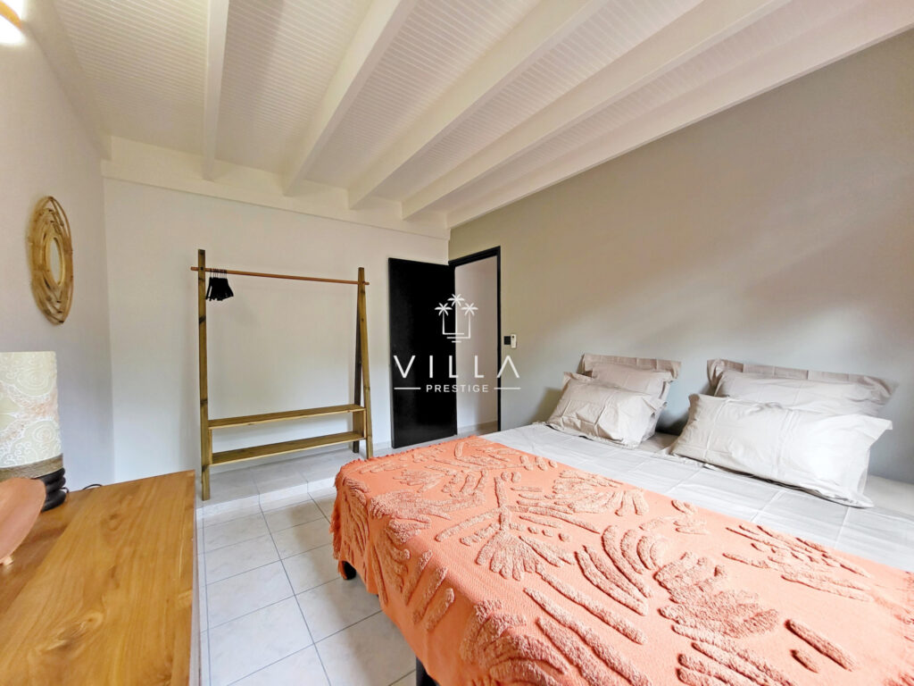 SUPERBE VILLA VUE MER 4 CHAMBRES+BUREAU – PISCINE – DESHAIES – 6 pièces – 4 chambres – 195 m²