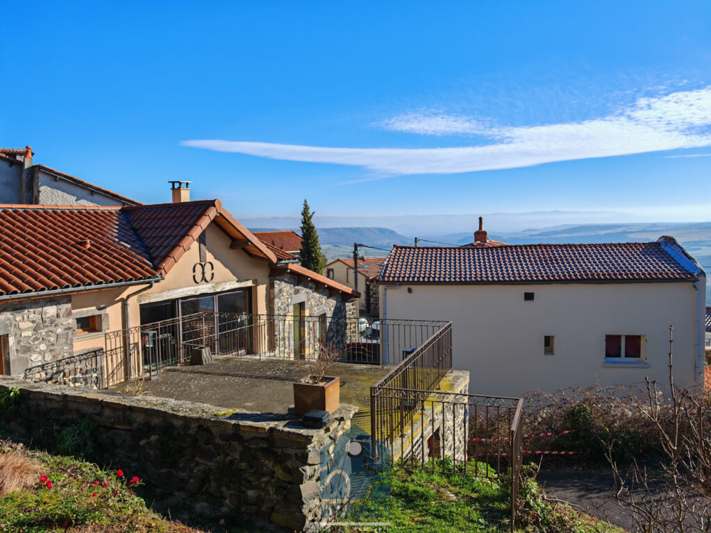 Maison 120m2 sur 700m2 de terrain – 5 pièces – 3 chambres – 120 m²