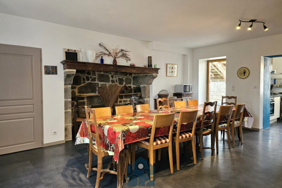 Maison à vendre à Charensat