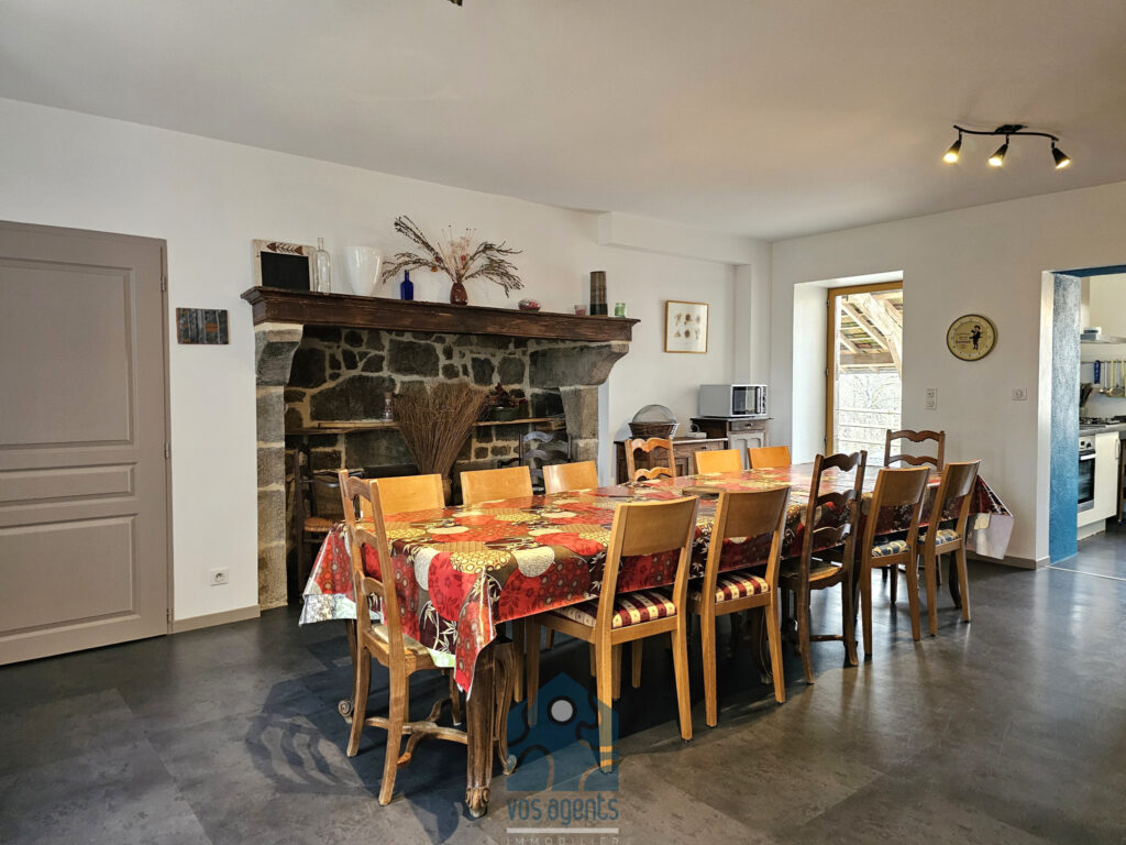 Propriété 9 pièces avec gîte et partie privative, grange, pi – 9 pièces – 6 chambres – 300 m²