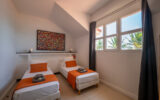 VILLA D&rsquo;EXCEPTION AVEC PLAGE SUR LE LAGON DE ST FRANCOIS – 7 pièces – 6 chambres – 260 m²