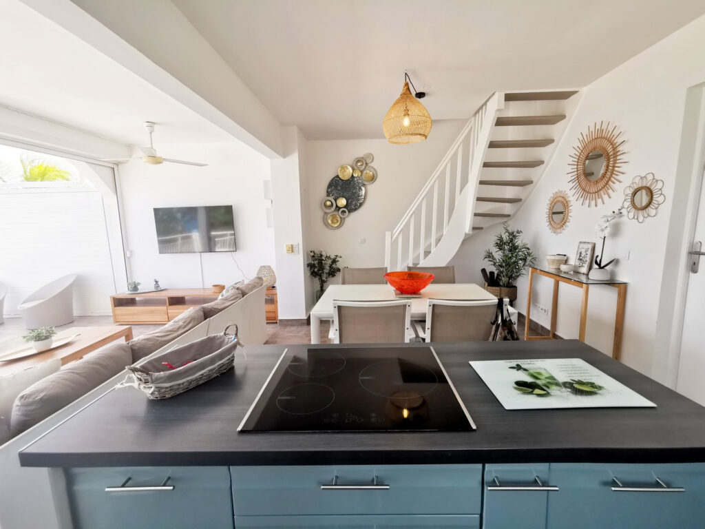 Superbe DUPLEX – Vue Mer panoramique et accès plage de sable – 3 pièces – 2 chambres – 64.4 m²