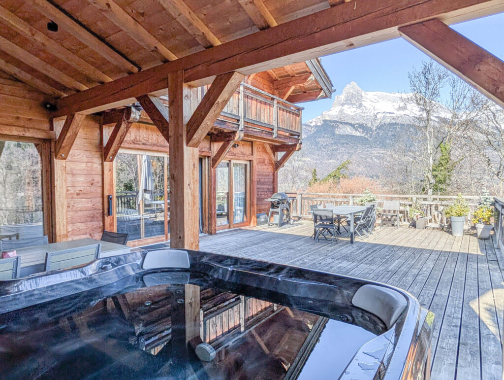 Chalet 10 pièces à 5 min. de Combloux – 10 pièces – 6 chambres – 323 m²