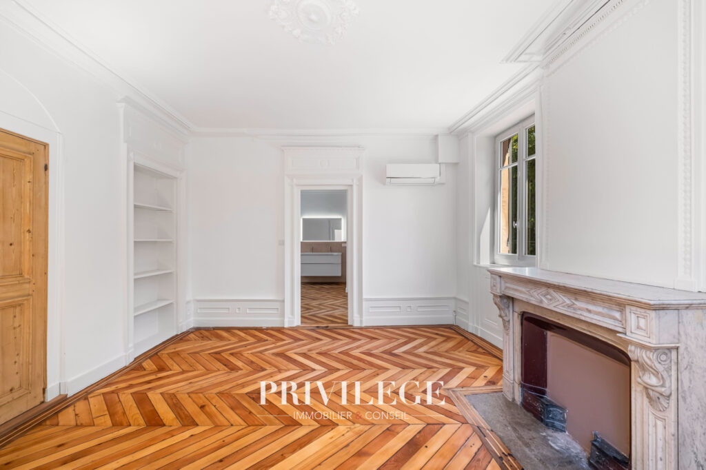 Lyon 9 – St Rambert  proche de l&rsquo;Ile Barbe- Duplex comme u – 5 pièces – 4 chambres – 163.74 m²