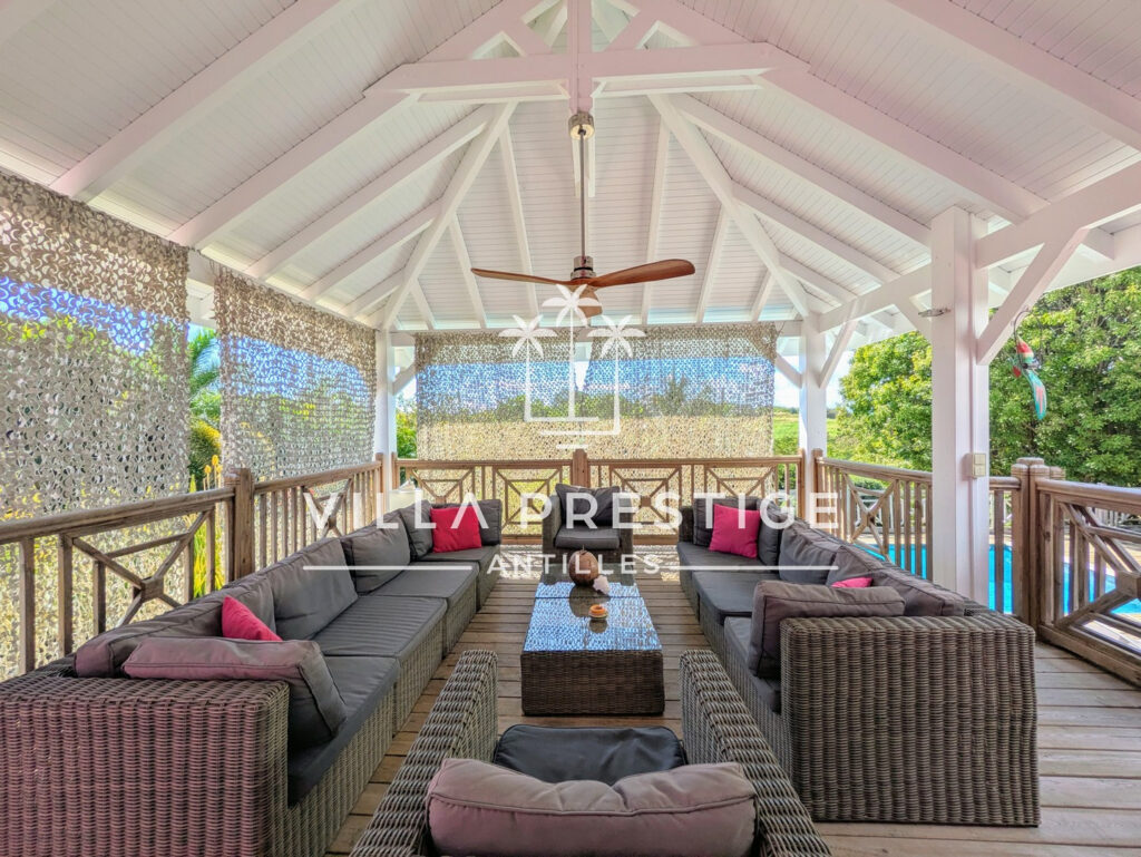 SUPERBE VILLA RECENTE 4 CHAMBRES, PISCINE ET TERRAIN CONSTRU – 5 pièces – 4 chambres – 157 m²