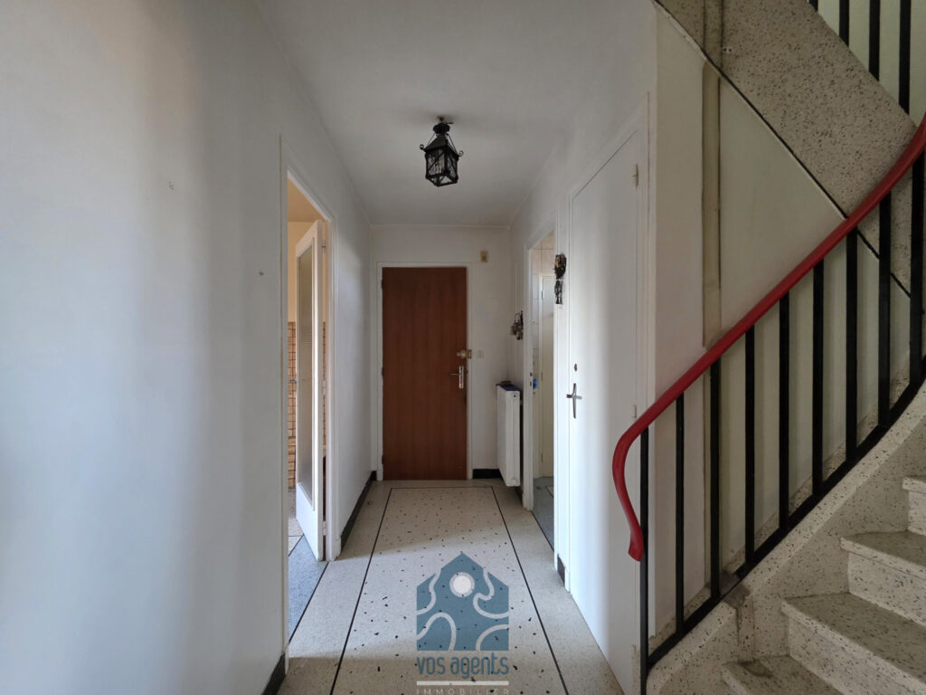 Maison 6 pièces avec terrasse, garage et atelier – 6 pièces – 4 chambres – 111 m²