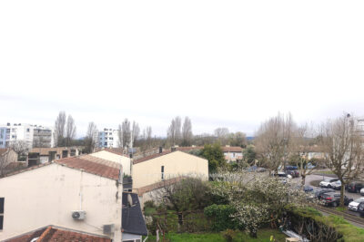 Grand T5 de 92 m2- 4 chambres – balcon- cave – Montélimar Pr – 5 pièces – 4 chambres – 92 m²