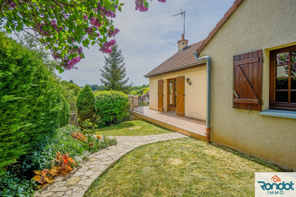MAISON 5 PIECES / 3 CHAMBRES / 115M2 ENVIRON / 978M2 DE TERR – 5 pièces – 3 chambres – 115 m²