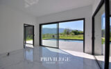 Plain-pied contemporain avec piscine et prestations haut de  – 4 pièces – 3 chambres – 155 m²