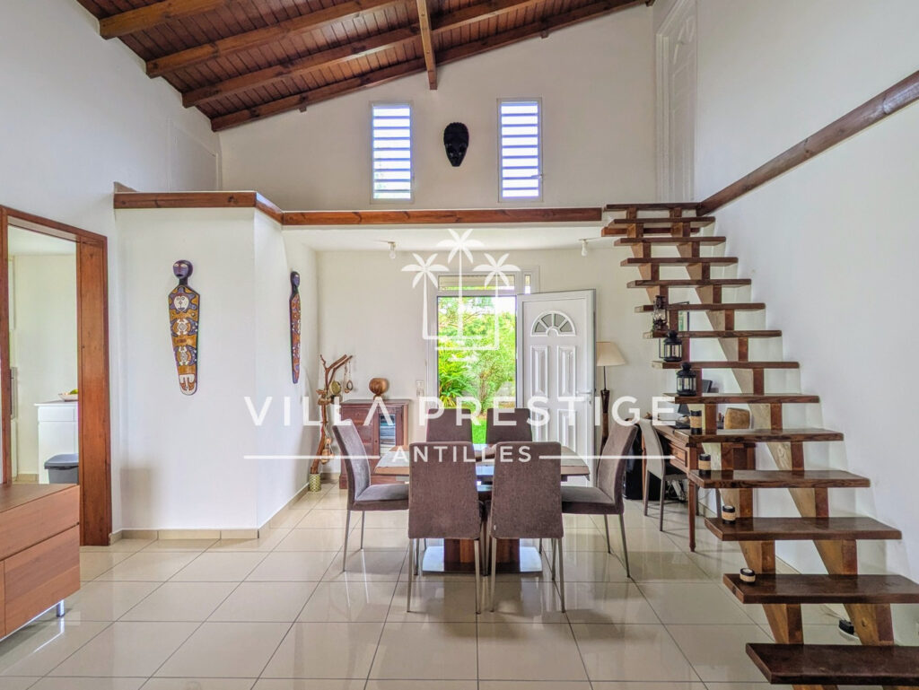 PROPRIÉTÉ D&rsquo;EXCEPTION VILLA T6 ET 2 LOGEMENTS T2 – VUE DÉGAG – 10 pièces – 7 chambres – 257.37 m²