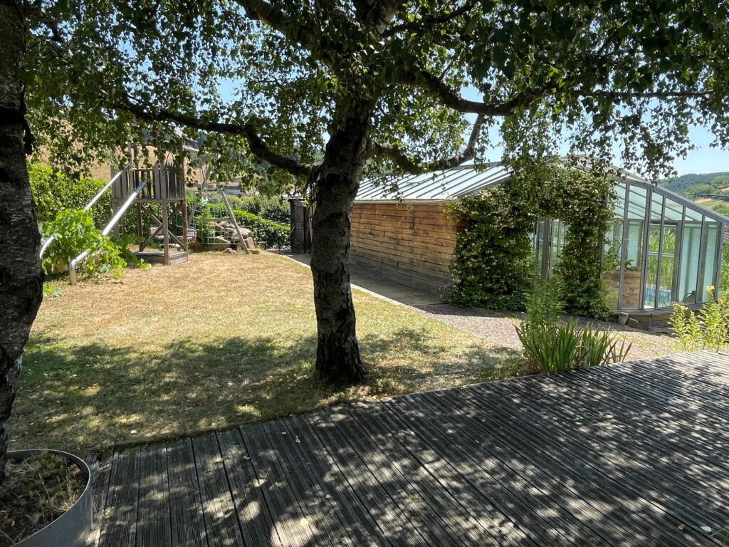 Beaujolais vert : maison calme, écologique avec vue et pisci – 7 pièces – 5 chambres – 228.26 m²