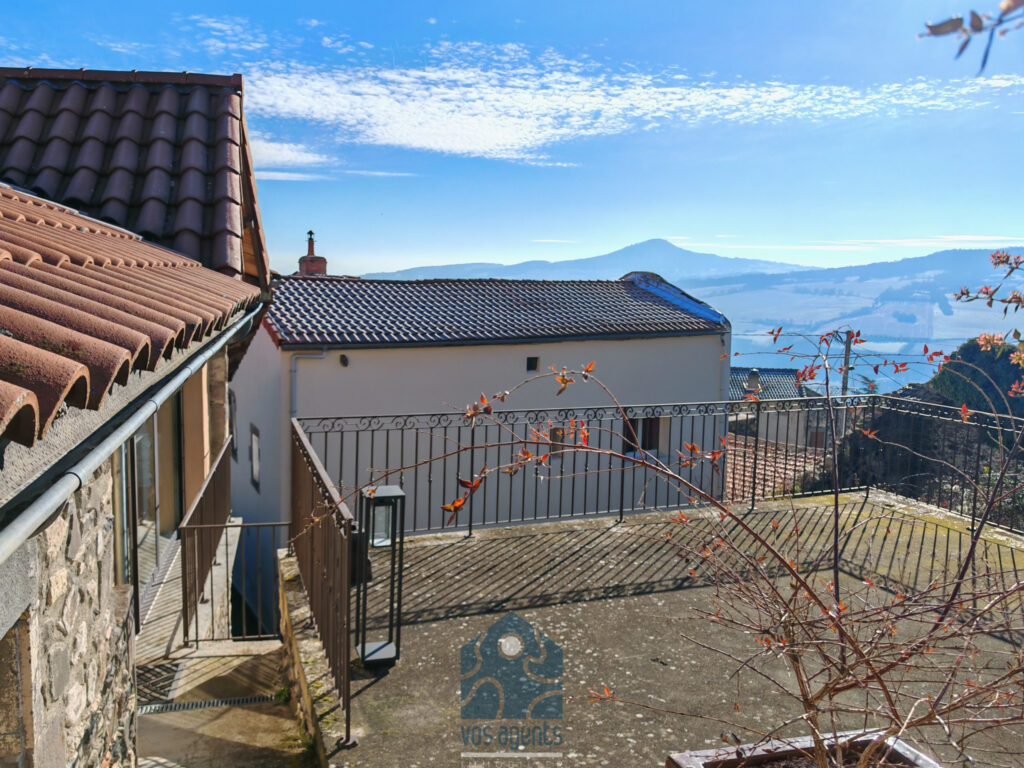 Maison 120m2 sur 700m2 de terrain – 5 pièces – 3 chambres – 120 m²