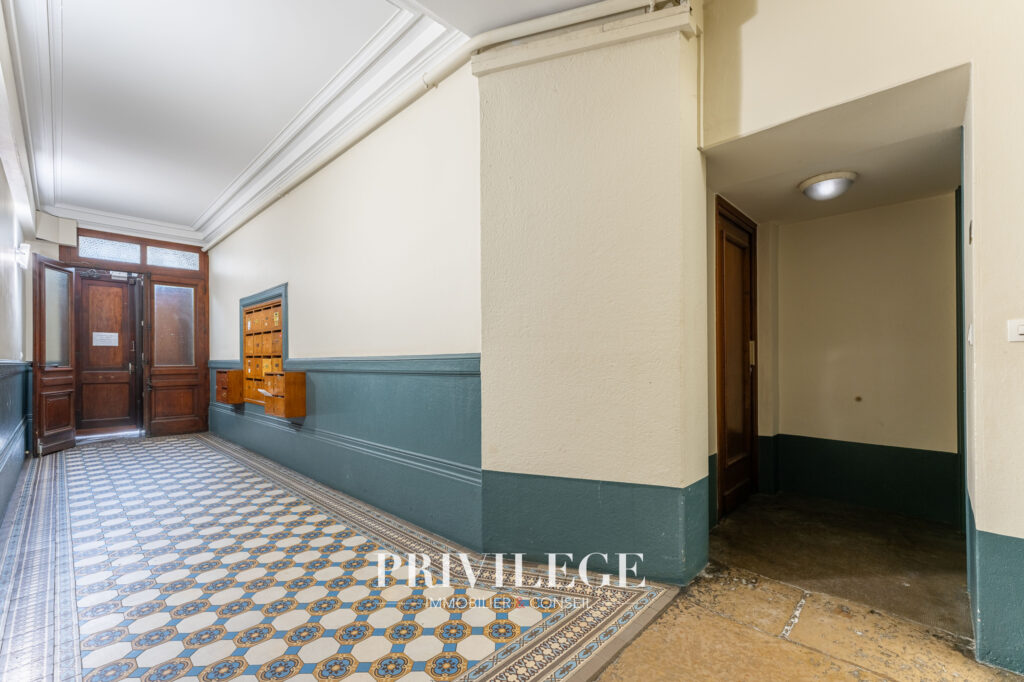 Appartement 90 m2 place Meissonnier – 4 pièces – 3 chambres – 91 m²