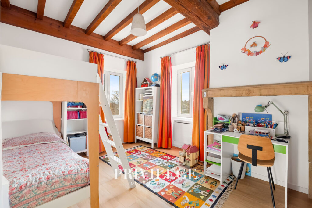 Charme absolu pour cette maison de ville avec vue – 6 pièces – 5 chambres – 131.28 m²