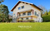 Maison de 225 m2 sur un terrain de 1715 m2 fort potentiel d&rsquo; – 7 pièces – 5 chambres – 229 m²