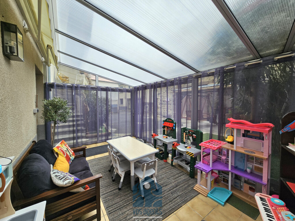 Maison 5 pièces 3 chambres avec véranda, terrasse et deux gr – 5 pièces – 3 chambres – 200 m²
