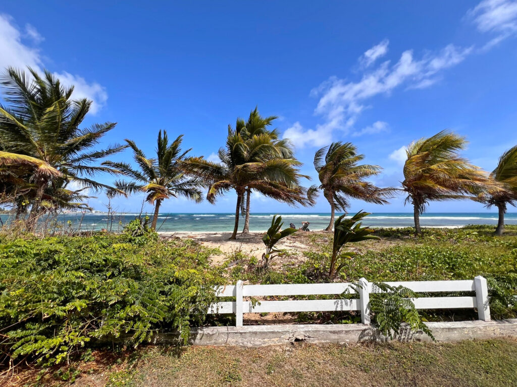 MAISON DE PLAGE FACE A LA MER A ST FRANCOIS – 4 pièces – 3 chambres – 109 m²
