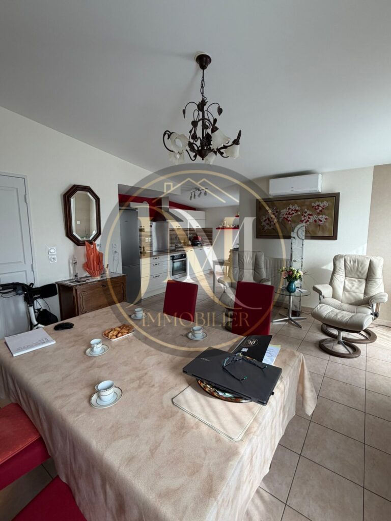 Appartement T4 de 81,99 m2 avec garage, balcons et vue dégag – 4 pièces – 3 chambres – 81.99 m²