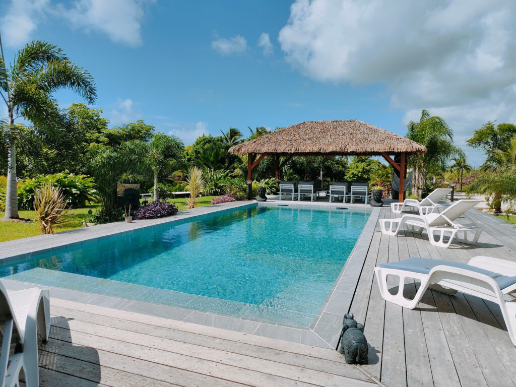 VILLA RECENTE AVEC PISCINE GARAGE SUR TERRAIN 2000 M2 EN CEN – 4 pièces – 3 chambres – 128 m²