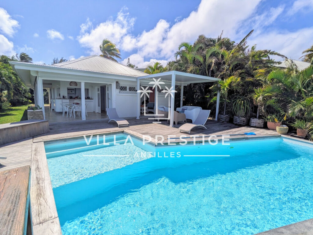 VILLA PREMIERE LIGNE 3 CHAMBRES AVEC PISCINE, ACCES PLAGE ET – 4 pièces – 3 chambres – 93 m²