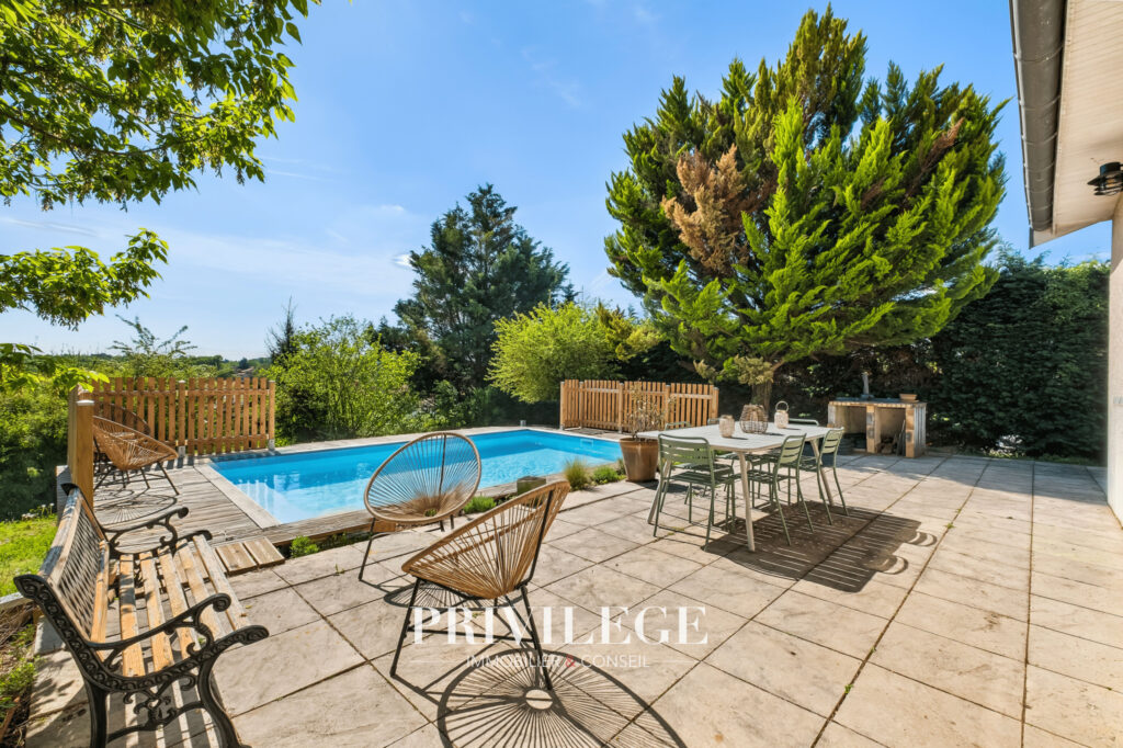 Maison familiale rénovée de 173 m2 avec 5 chambres à Saint-G – 9 pièces – 5 chambres – 173.84 m²