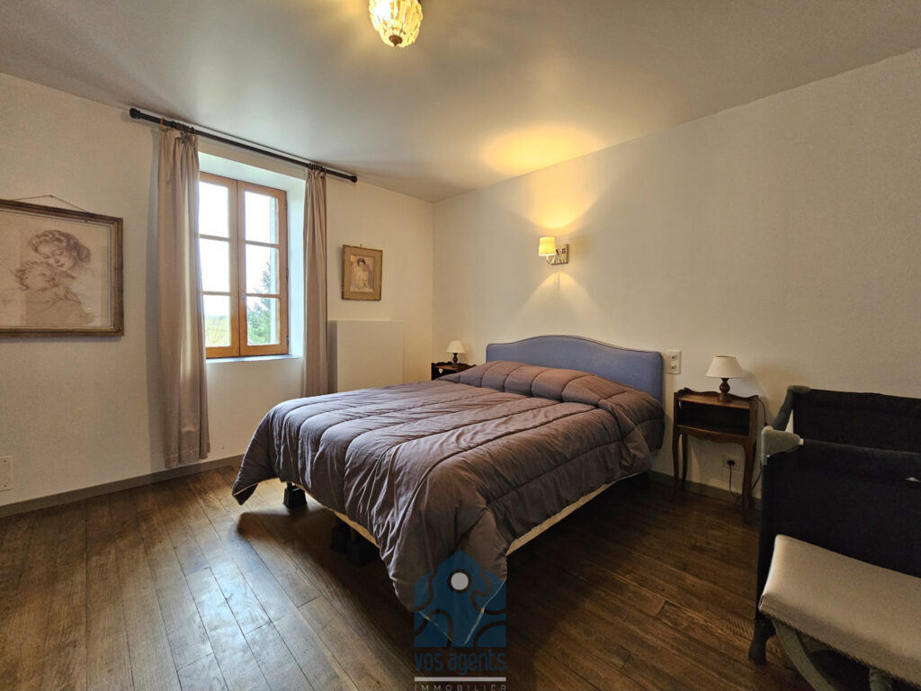 Propriété 9 pièces avec gîte et partie privative, grange, pi – 9 pièces – 6 chambres – 300 m²