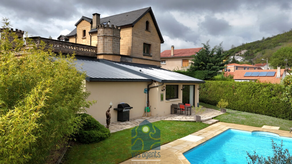 Maison de caractère 7 pièces 4 chambres avec piscine, terras – 7 pièces – 4 chambres – 218 m²