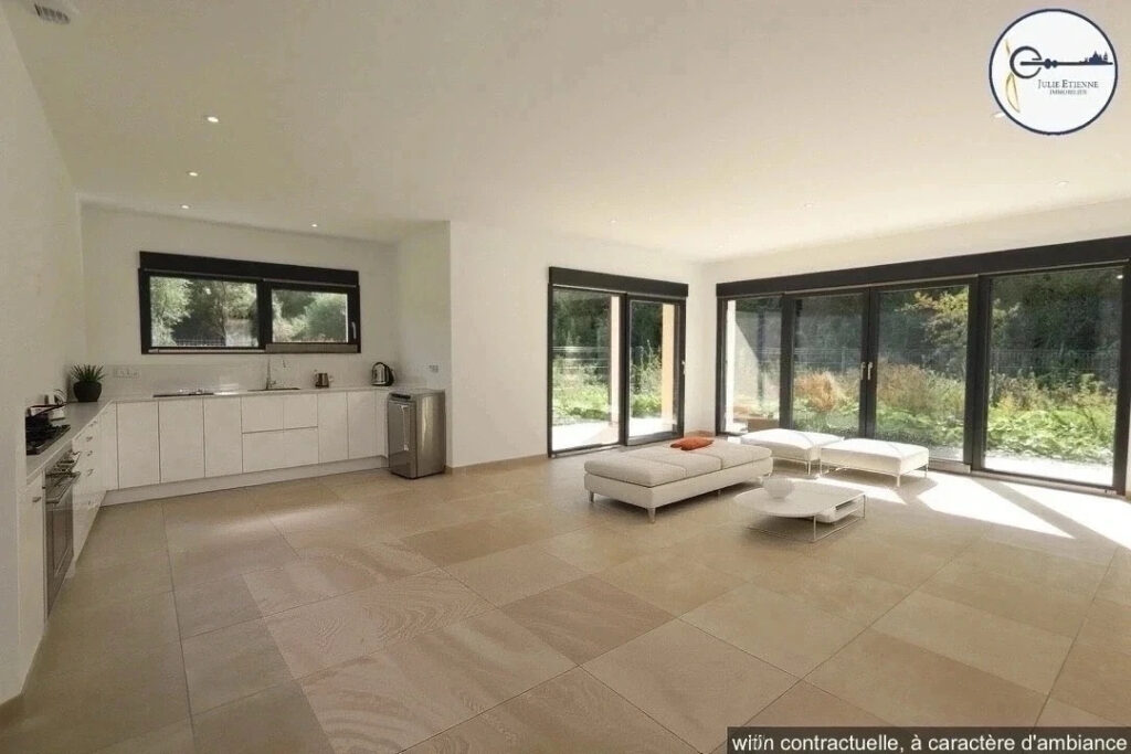 Maison de plain-pied UXEGNEY  5 pièces 118m2 – 5 pièces – 3 chambres – 118 m²