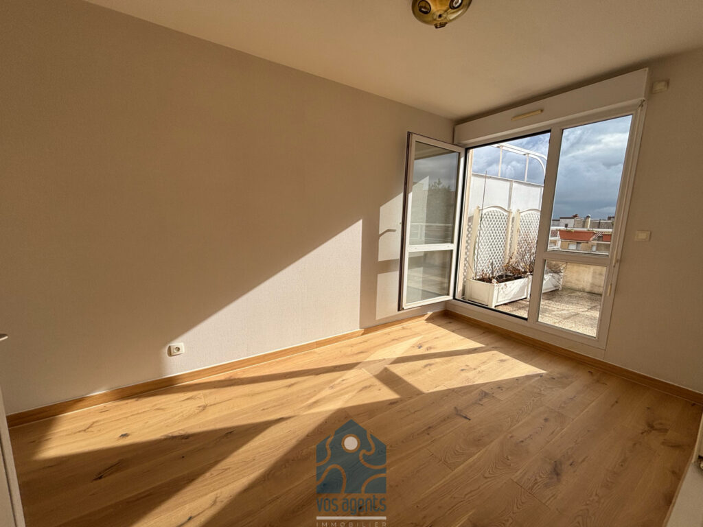 Appartement en duplex 6 pièces avec 3 terrasses, garage et c – 6 pièces – 5 chambres – 147.57 m²