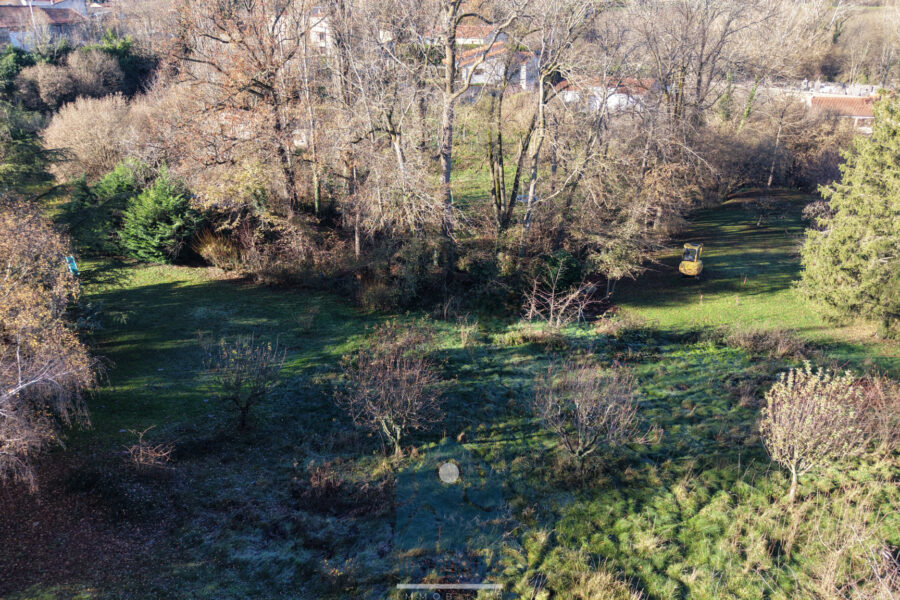 Terrain à vendre à Saint-julien-de-coppel