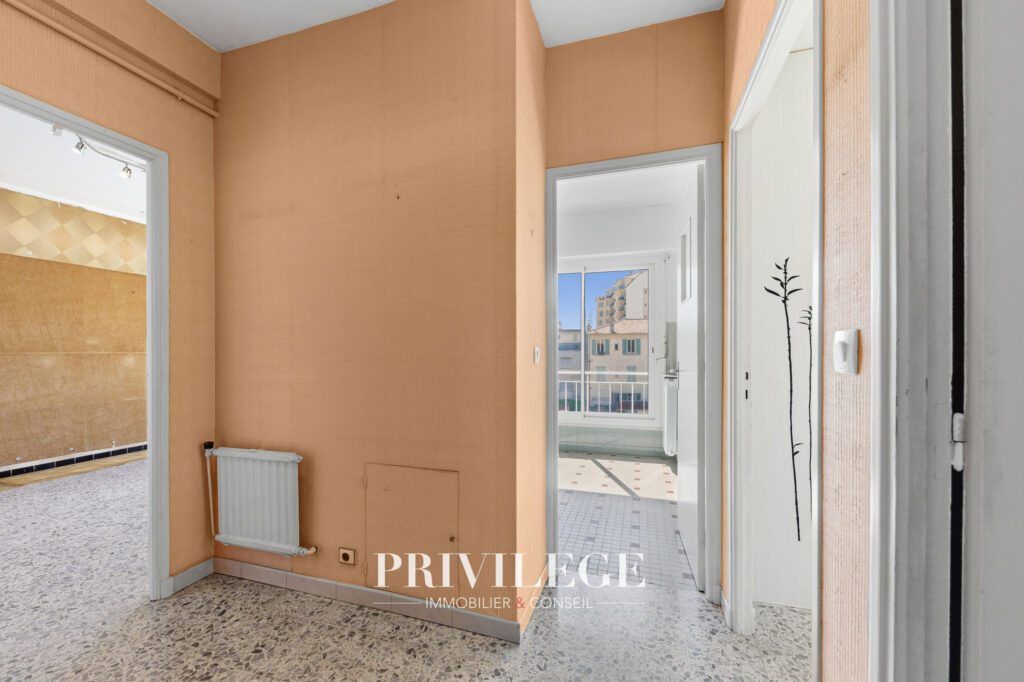Nice   Mantega/Évêché | 2 pièces lumineux, terrasse, vue dég – 2 pièces – 1 chambre – 46.92 m²