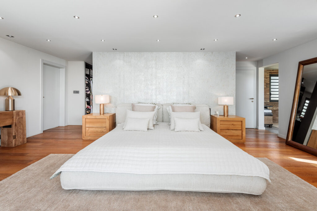 VILLA DE LUXE -270m2 – VUE MER EN GUADELOUPE – 5 pièces – 3 chambres – 270 m²