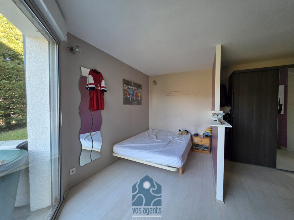 Maison d&rsquo;architecte 7 pièces avec garage, terrasse et terrai – 7 pièces – 5 chambres – 175 m²