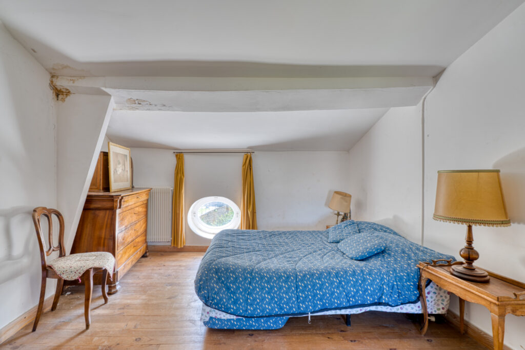 Chasselay propriété avec terrain calme, piscine et vue extra – 9 pièces – 7 chambres – 174.47 m²