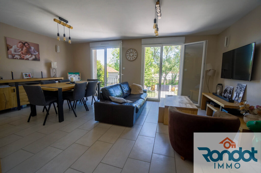 MAISON 5 PIECES/3 CHAMBRES/130 M2 ENVIRON – 5 pièces – 3 chambres – 130 m²