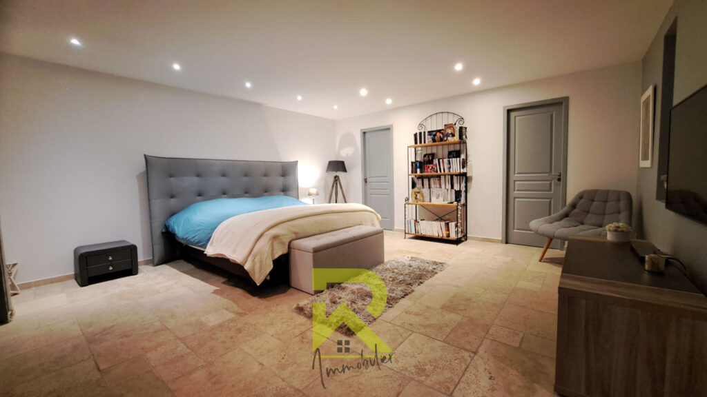 VILLA 170 M2 JARDIN, PISCINE ET VUE MONTAGNE – VIGNE – 5 pièces – 4 chambres – 170 m²