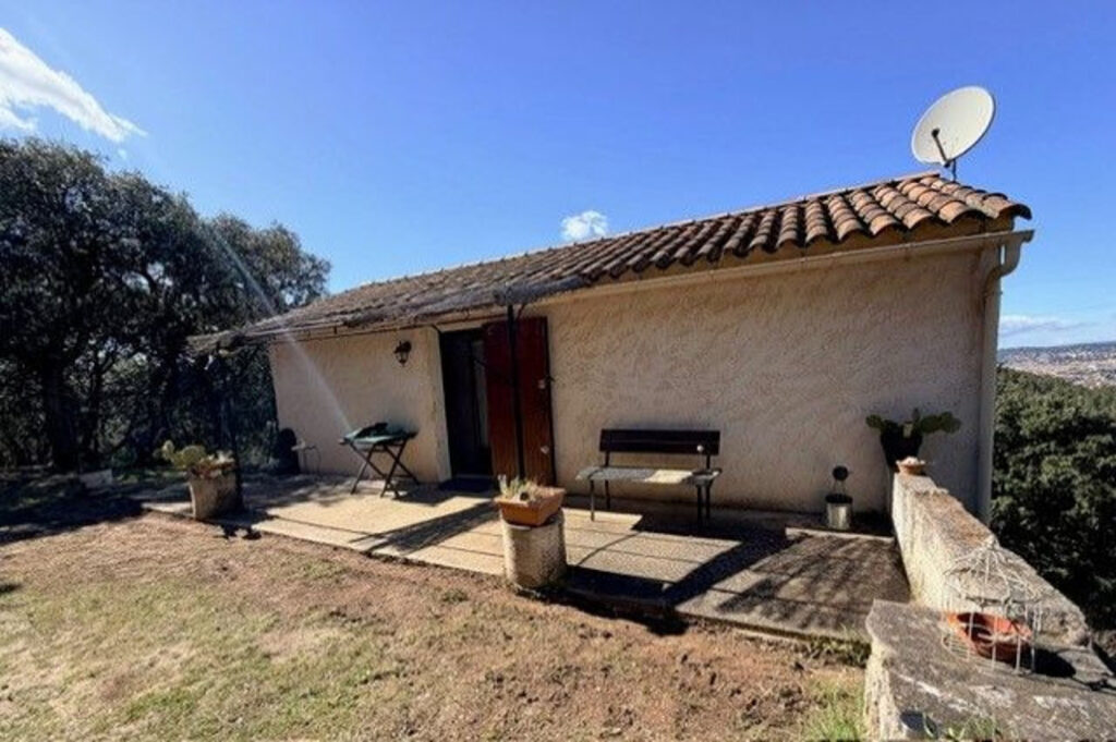 Grand terrain – Idéal amoureux de la nature – – 3 pièces – 2 chambres – 90 m²