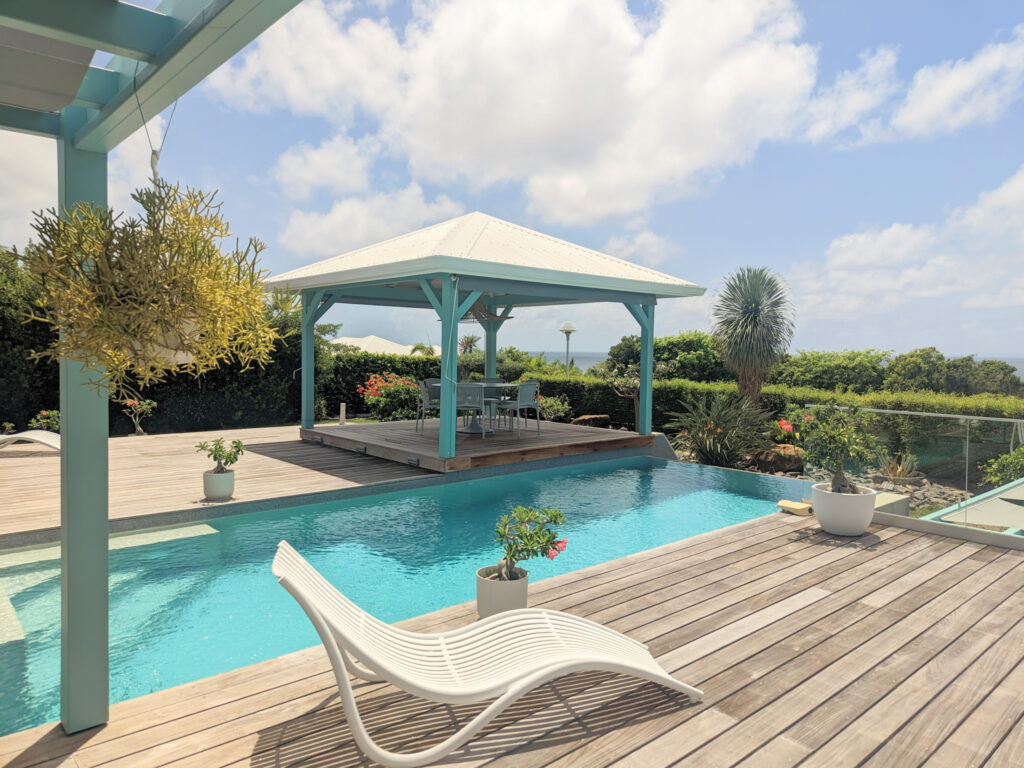 Villa d&rsquo;architecte de luxe – vue mer – St-François – 4 pièces – 3 chambres – 147 m²