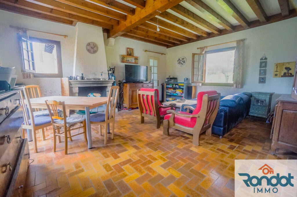 maison 8 pièces/5 chambres 171 m2  terrain 6480 m2 – 7 pièces – 5 chambres – 161 m²